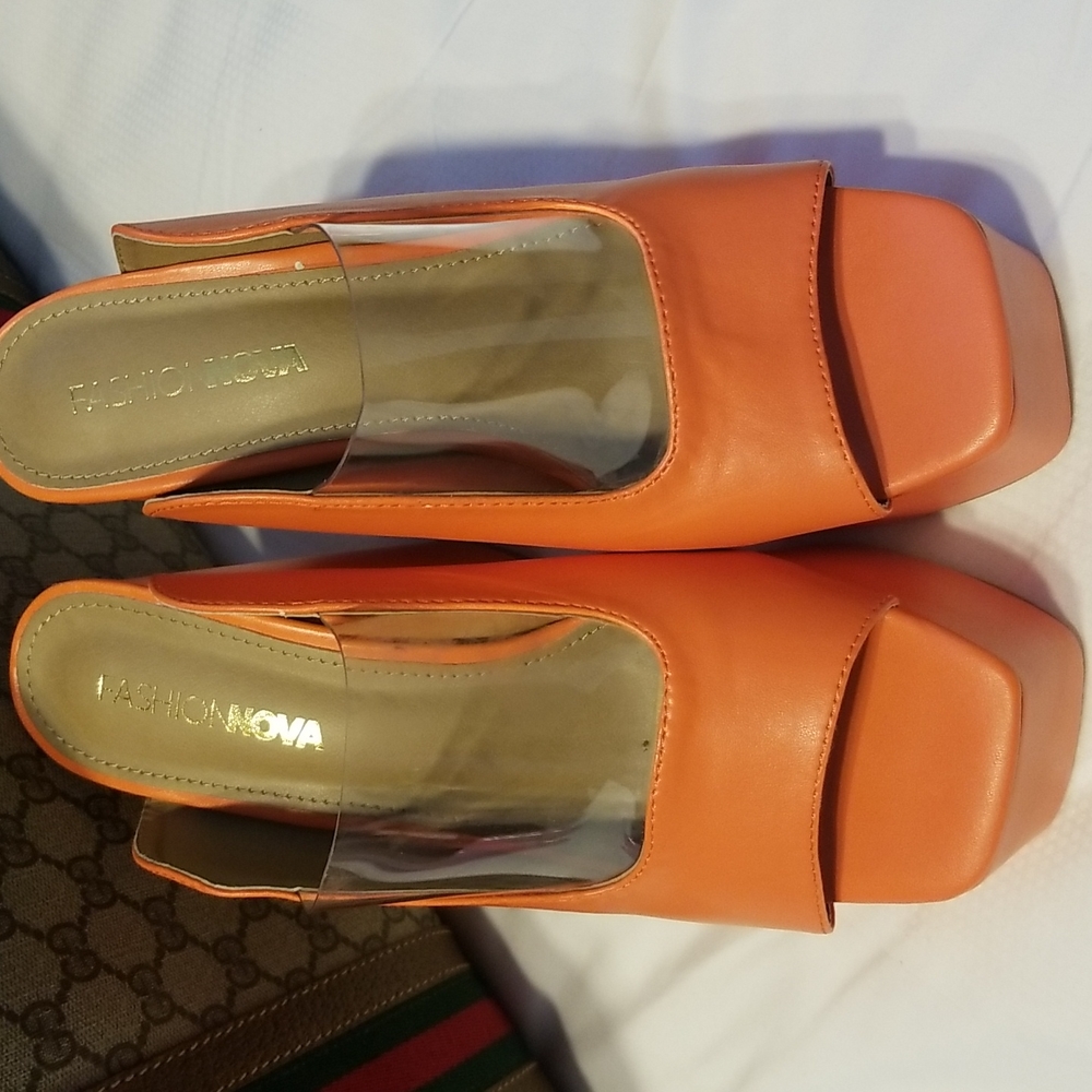 Fashion Nova Orange Platform heels. Size 7.5 NWOT